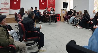 Bilecik'te öğrencilerden huzurevi buluşması