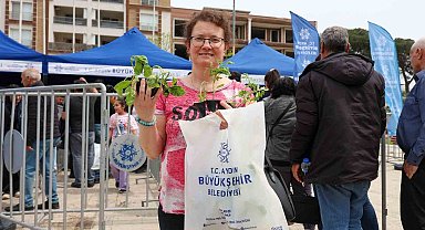 Binlerce fide Kuşadası ve İncirliova'da vatandaşlarla buluştu