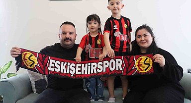 Biriktirdiği tüm parasını şampiyonluk için bağışladı