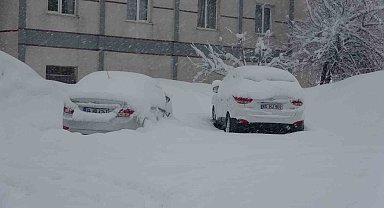 Bitlis'te 111 köy yolu ulaşıma kapandı