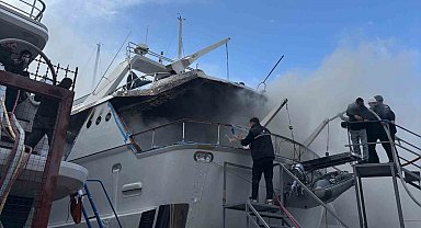 Bodrum'da Sadri Şener'in motoryatında yangın çıktı