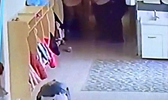 Boğazına yemek kaçan öğretmenin yardımına meslektaşı koştu