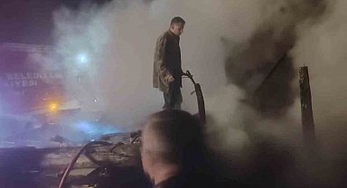 Burdur'da yanan ev kullanılamaz hale geldi