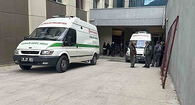 Burdur'daki 7 canın yitip gittiği kazada hastane morgu önünde acı bekleyiş