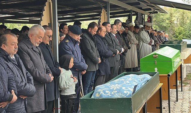 Burdur'daki kazada hayatını kaybeden tarım işçileri toprağa verildi
