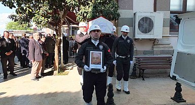 Burhaniye'de emekli müdür törenle toprağa verildi