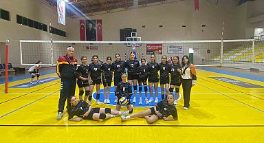 Burhaniye'de Geleneksel Çocuk Sporcular Şenliği başladı