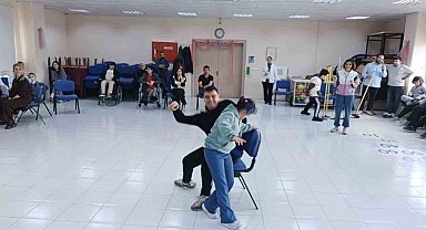 Burhaniye'de otizmliler için etkinlik düzenlendi