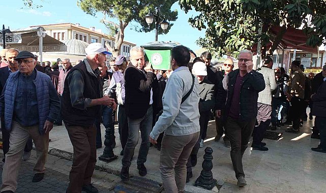 Burhaniyeli Rafet öğretmen son yolculuğuna uğurlandı