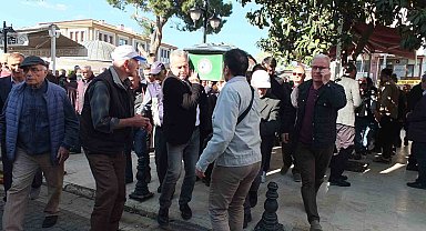 Burhaniyeli Rafet öğretmen son yolculuğuna uğurlandı