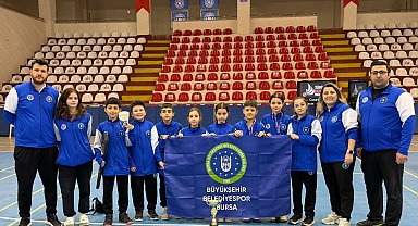 Bursa Büyükşehir Belediyespor Amasya'da madalyaları topladı