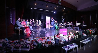 Bursa İnegöl'de edebiyat ve musiki aynı sahnede buluştu