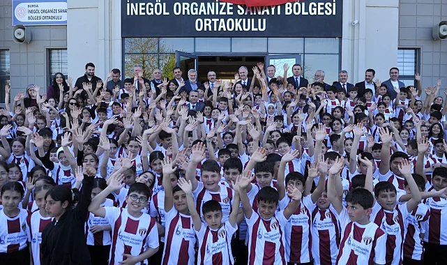 Bursa İnegölspor forması bin 100 öğrenciye dağıtıldı