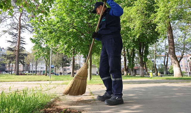 Bursa Osmangazi'nin yeşil alanlarında titiz temizlik