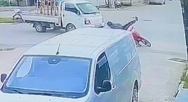 Bursa'da kamyonet ile motosiklet çarpıştı: 1 yaralı