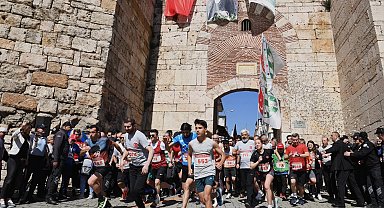 Bursa'da tarihi kent koşusu için nefesler tutuldu