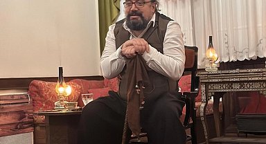 Bursalı meddah tarihi kültürel mirası geleceğe taşıyor