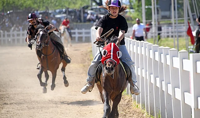 Bursa'nın Fethi'nin 700'üncü yılında 'Rahvan At Yarışları' heyecanı... 78 at birinciliğe koştu