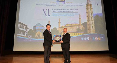 BUÜ'de Türkçenin geleceği konuşuldu