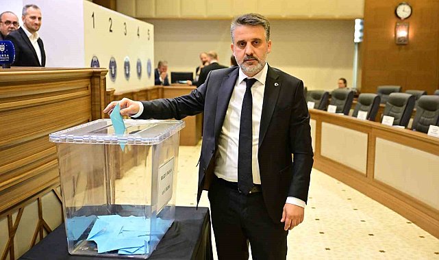 Büyükşehir'in başkanvekili 61 oyla Şahin Biba oldu
