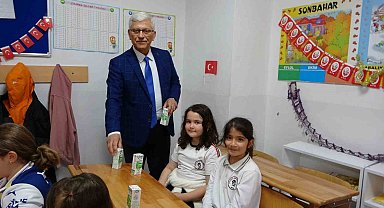 Çanakkale'de öğrencilere ücretsiz süt ikramı