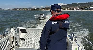 Çanakkale'de sürüklenen bottaki 3 kişi kurtarıldı