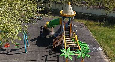 Çayırova'daki parkların oyun grupları yıkanıyor