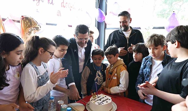 Çekmeköy'de şehit olan Fatma Nur öğretmenin oğlu Hasan Kemal'e doğum günü sürprizi