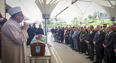 CHP Genel Başkanı Özel, gazeteci Yıldırım'ın cenaze törenine katıldı