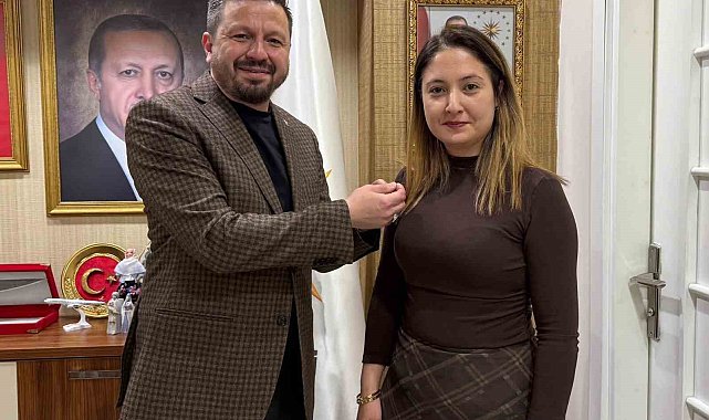 CHP Karesi İlçe Kadın Kolları Başkanı Sabiha Gören AK Parti'de