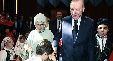 Cumhurbaşkanı Erdoğan: "İnsanlık zincirinin ebediyet halkası olan siz çocuklarımız geleceğimizi şekillendireceksiniz"