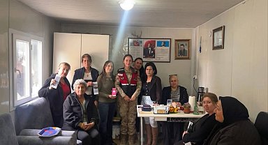 Defne'de jandarmadan vatandaşlara bilgilendirme çalışması