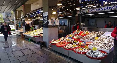 Denizlerde av yasağının başlamasının ardından tezgahlar kültür balıklarına kaldı