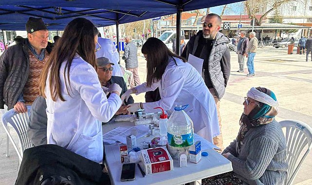 Deprem sonrası doktorlardan Sındırgı'ya özel ilgi