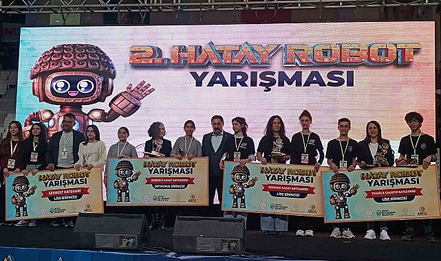 Depremzede öğrencilerin hayallerini gerçeğe dönüştürdükleri "Hatay Bot" robot yarışması sona erdi