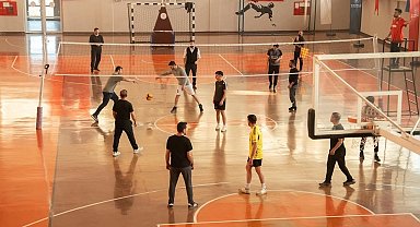 Diyadin'de kurumlar arası voleybol turnuvası başladı