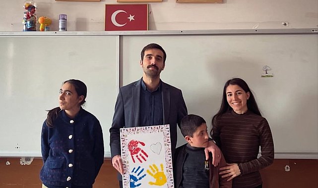 Diyadin'de renkli ellerle farkındalık
