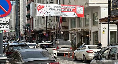 Diyarbakır'da esnaftan A Milli Futbol Takıma destek