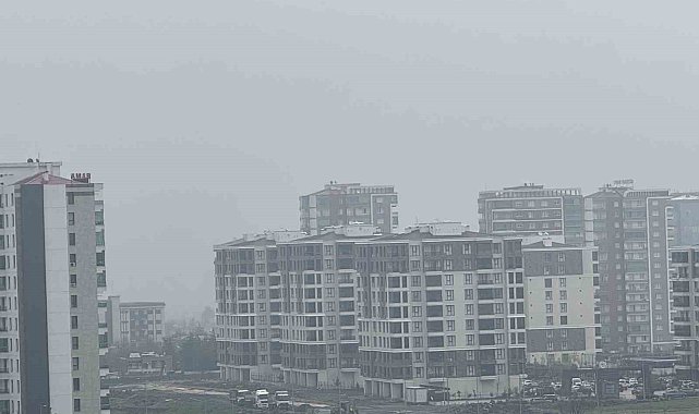 Diyarbakır'da olumsuz hava şartları uçak seferlerini iptal ettirdi