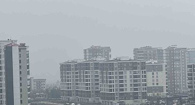 Diyarbakır'da olumsuz hava şartları uçak seferlerini iptal ettirdi