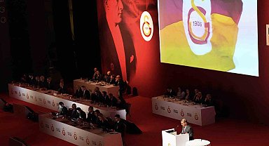 Dursun Özbek: "FIFA kokartı olmayan, tartışmalı bir hakemi bu maça atayarak sinir uçlarımızla oynuyorlar"