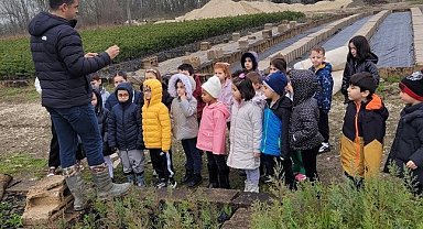 Düzce' de minik eller büyük ormanlar oluşturmak için çalıştı