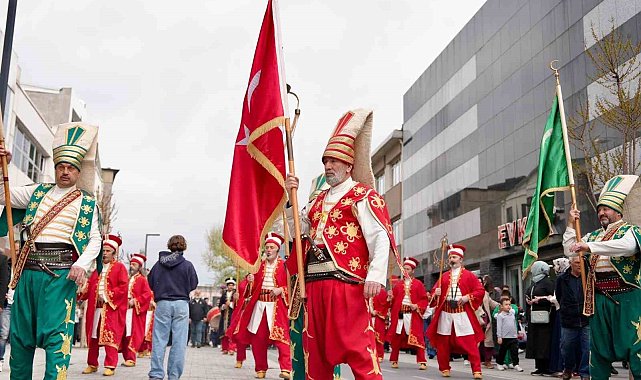 Düzce'de mehter takımının gösterisine vatandaşlardan büyük ilgi