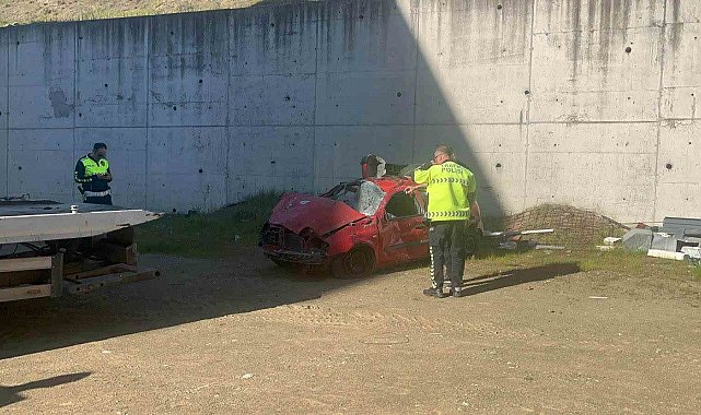 Düzce'de virajı alamayan otomobil bahçeye uçtu: 1 yaralı