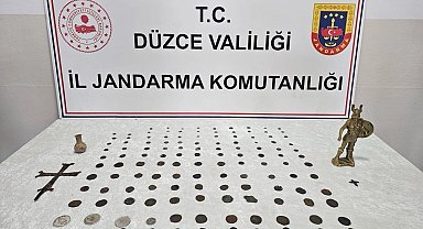 Düzce'de tarihi eser kaçakçılığına 2 gözaltı... 136 parça eser ele geçirildi