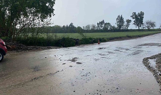 Düziçi'nde şiddetli yağış: Tarım arazileri ve yollar sular altında kaldı
