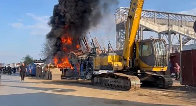 Edirne'de hurdacılar sitesinde çıkan yangın korkuttu