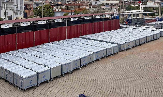 Efeler'de çöp konteynerleri yenileniyor