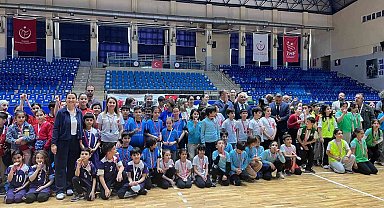 Efeler'de minikler sporla buluştu