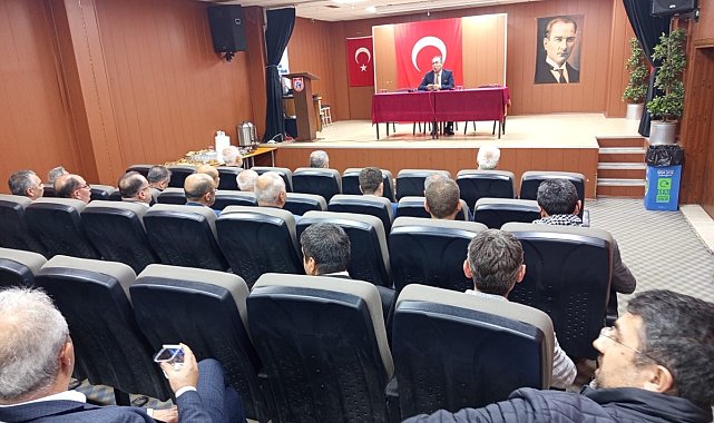 Efeler'de okul müdürleri bir araya geldi, 23 Nisan etkinlikleri görüşüldü